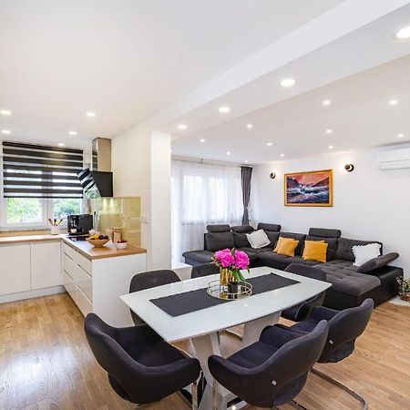 M&F Luxury Apartment Zadar Buitenkant foto