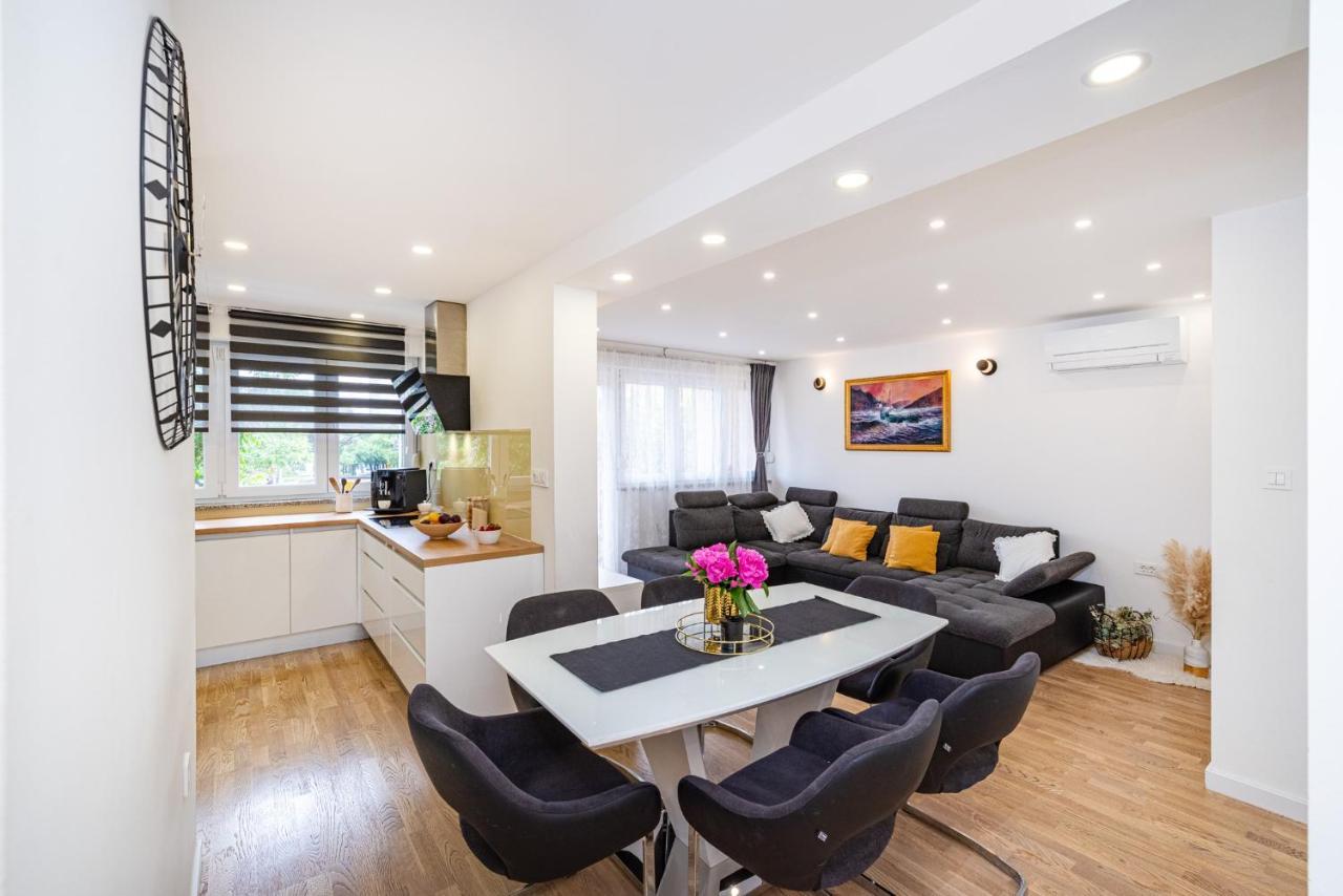 M&F Luxury Apartment Zadar Buitenkant foto