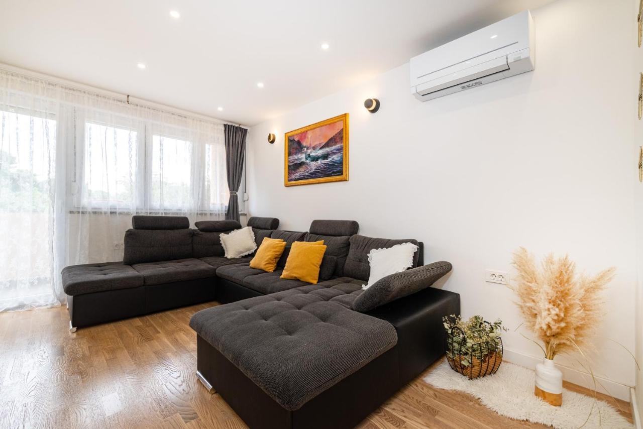M&F Luxury Apartment Zadar Buitenkant foto